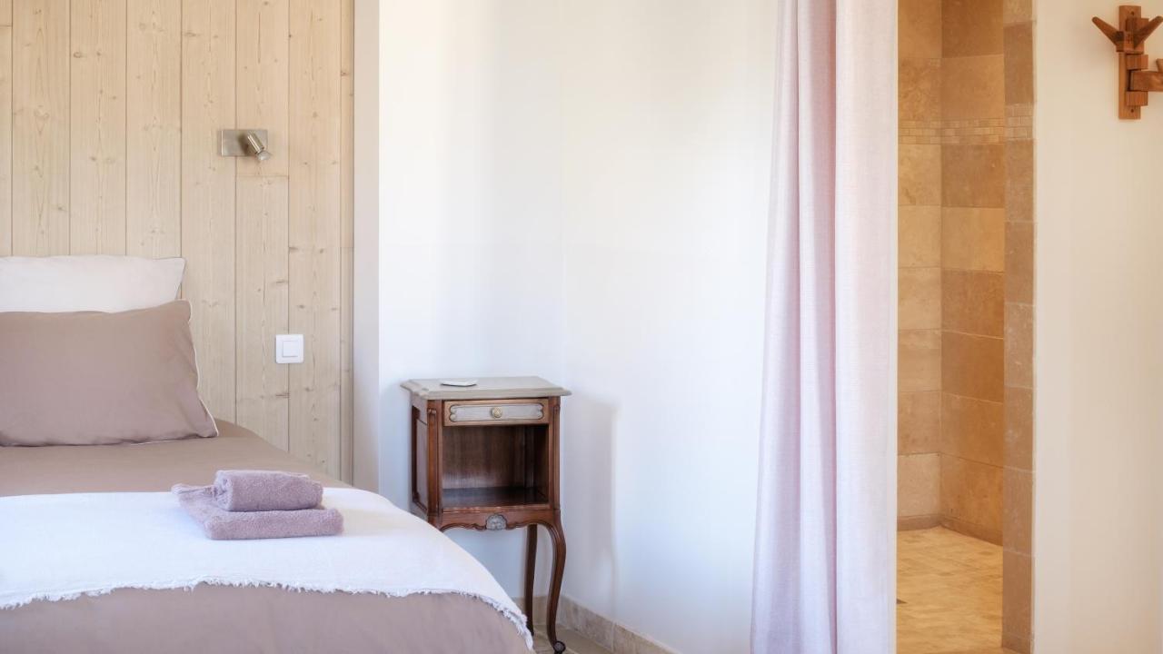 L'Ostal - Bed & Breakfast - Chambres Et Suites De 25 A 40M2 - Spa Saint-Hilaire-dʼOzilhan Zewnętrze zdjęcie