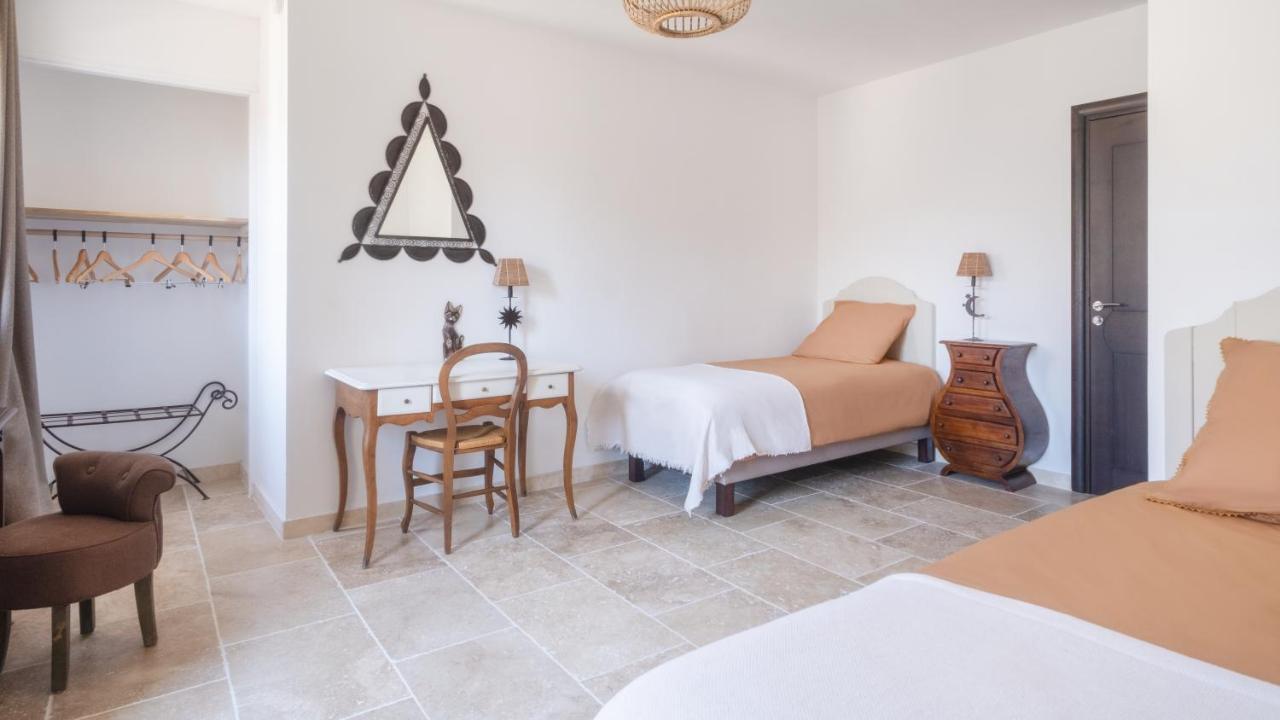 L'Ostal - Bed & Breakfast - Chambres Et Suites De 25 A 40M2 - Spa Saint-Hilaire-dʼOzilhan Zewnętrze zdjęcie